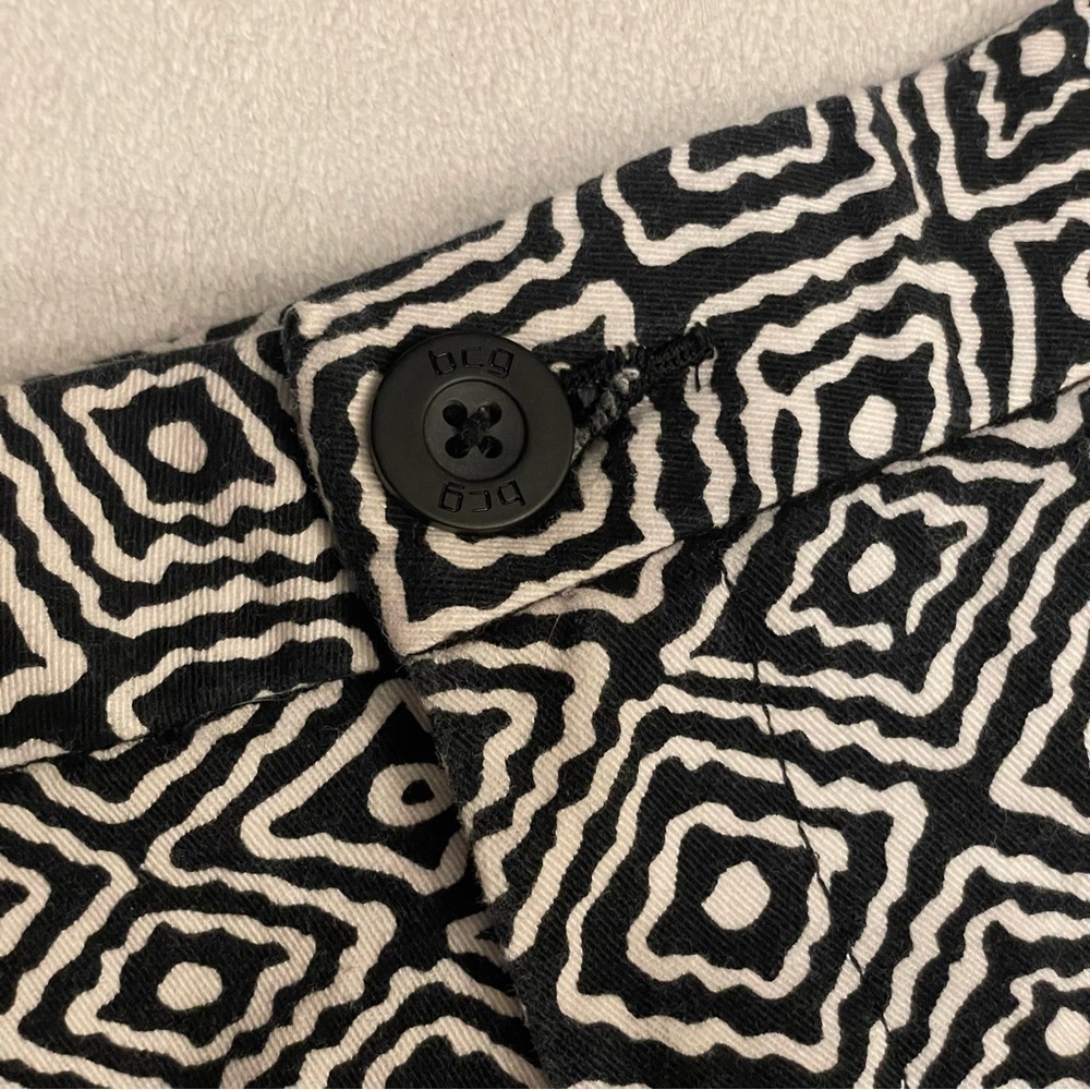 bcg Chino shorts Womens Size 4 black and white print geometric modern - Picture 3 of 11